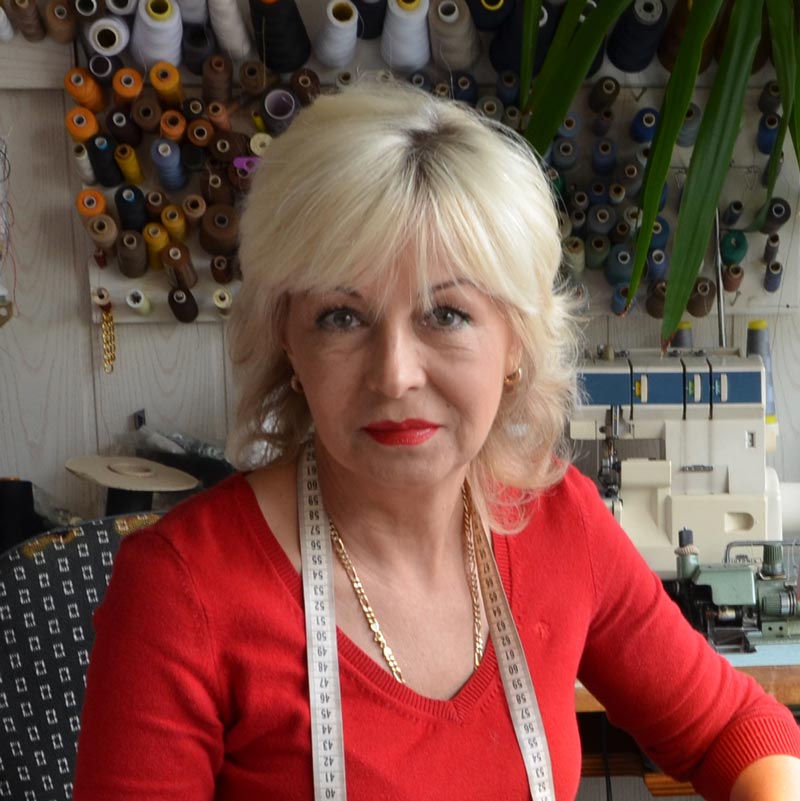 Valentina Dubinsky - Ihre erfahrene Änderungsschneiderin in Düsseldorf-Eller